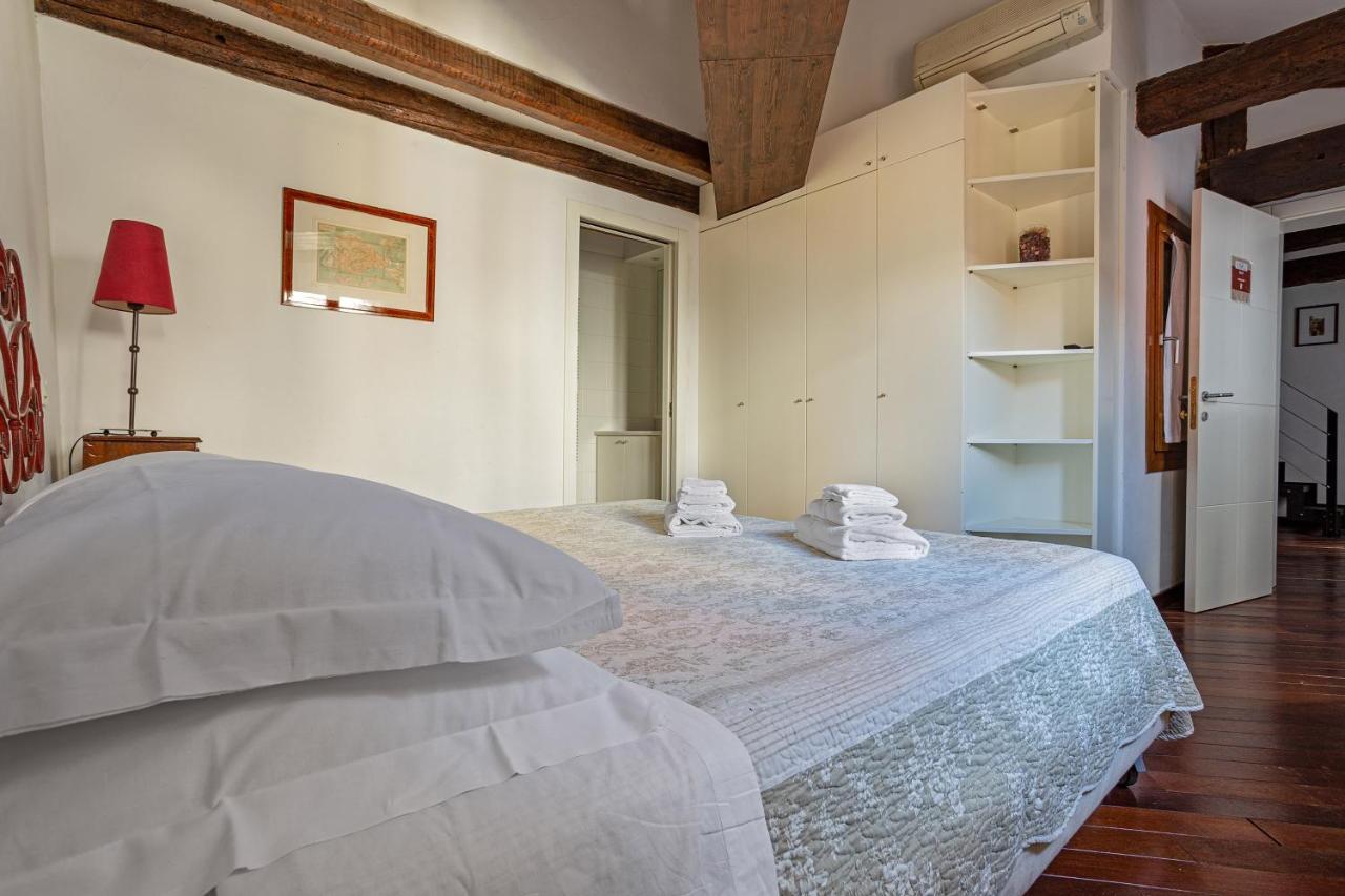 Rialto Canal View Apartment เวนิส ภายนอก รูปภาพ